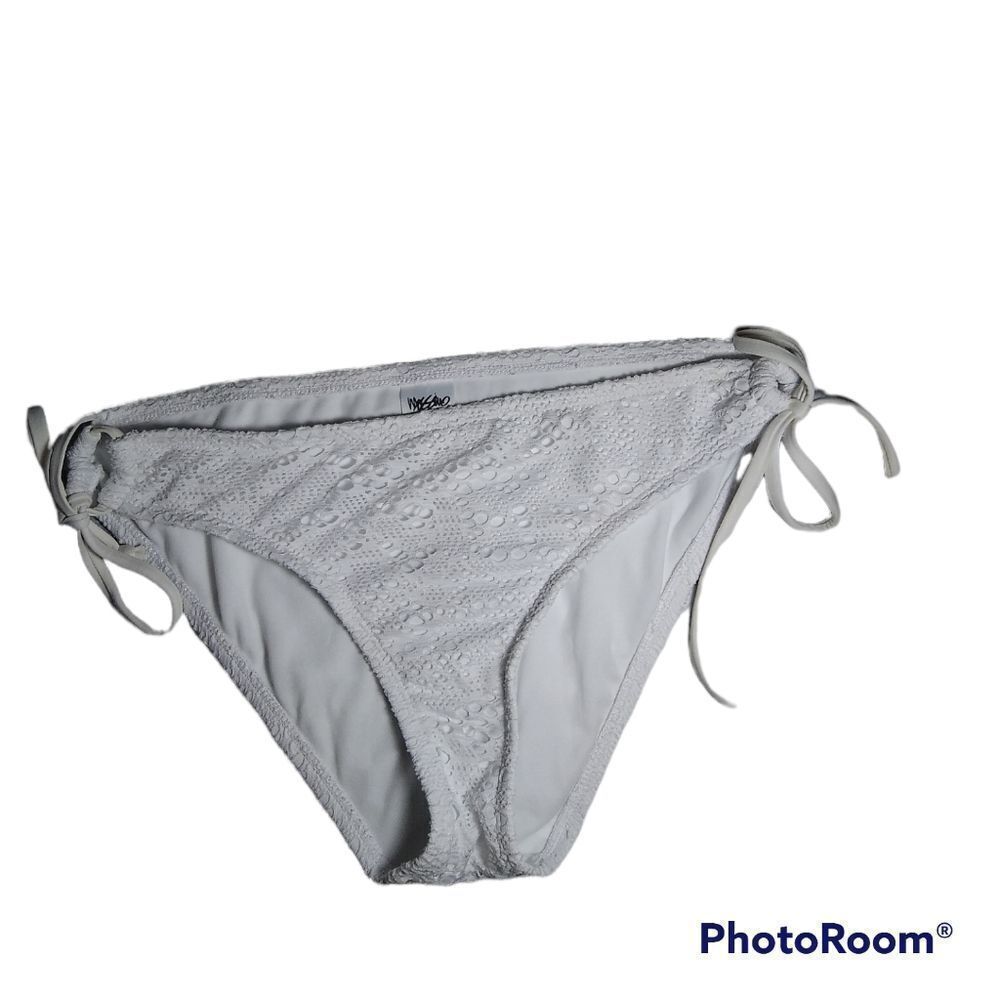 Lace bikini bottoms L